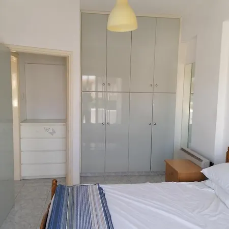 Entire Family 950m From Sea, 1350 From Nautical Club شقة لارنكا