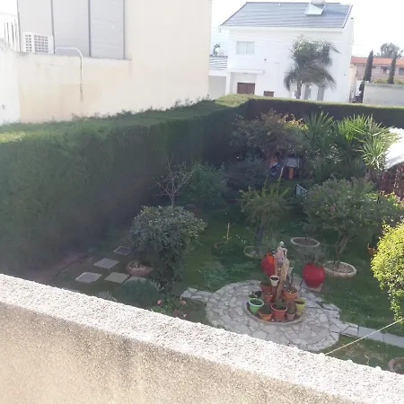 Entire Family 950m From Sea, 1350 From Nautical Club Lägenhet Larnaca